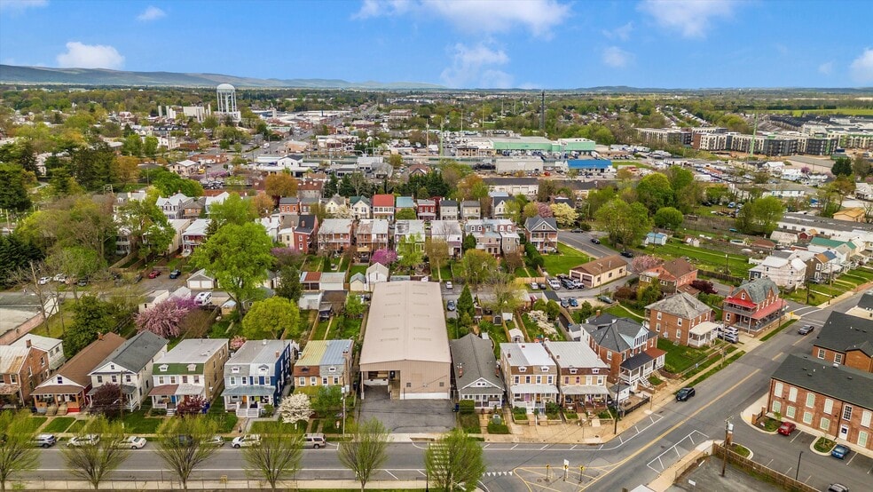 More Photos Of 329 E 2nd St, Frederick Warehouse For Lease