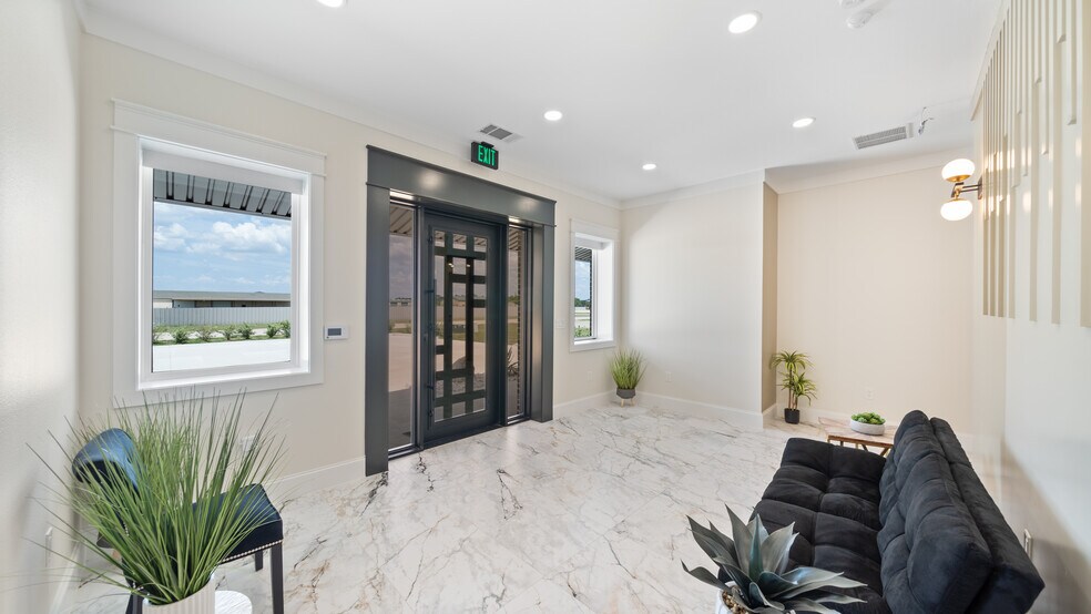 More Photos Of 2924 Ruger Dr, Royse City Service For Lease