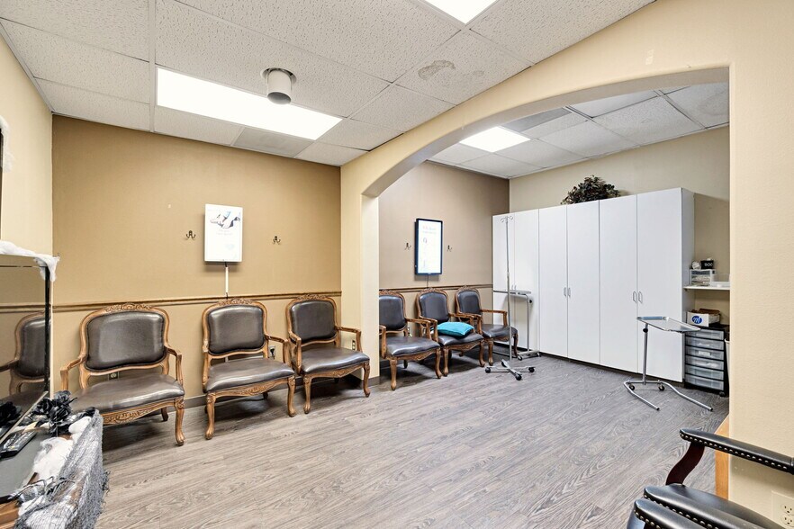 More Photos Of 1260 E Almond Ave, Madera Medical For Sale