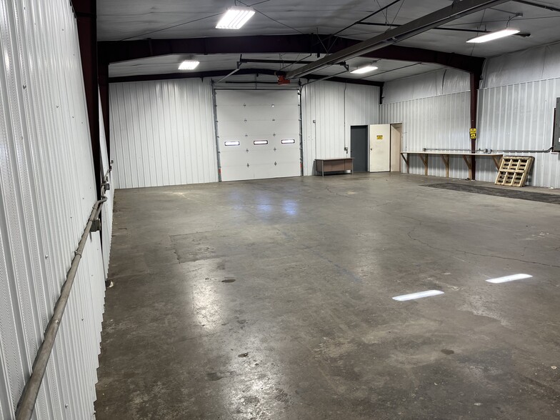 More Photos Of 908 E North St, Salina Warehouse For Lease