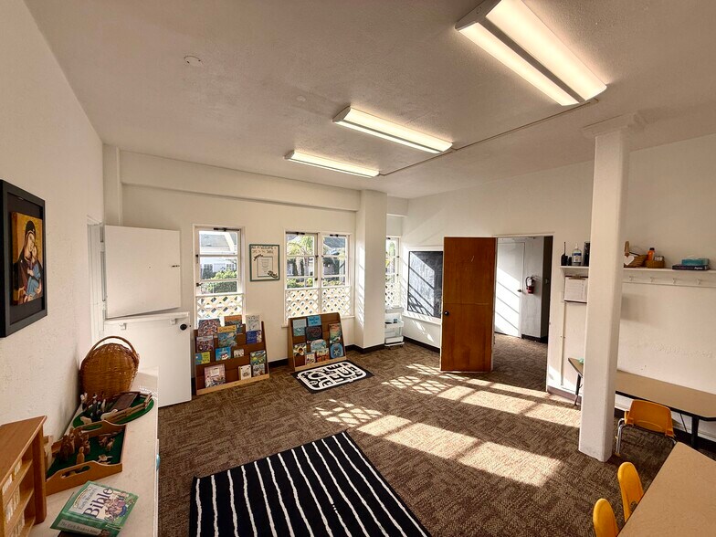 More Photos Of 743 Prospect St, La Jolla Office For Lease