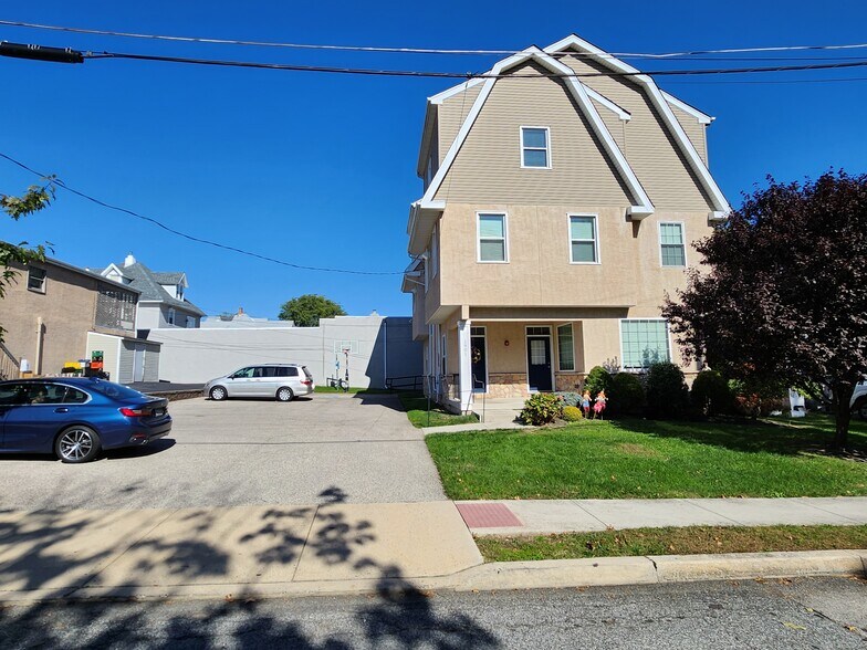 More Photos Of 1901 Pennview Rd, Havertown Flex For Sale