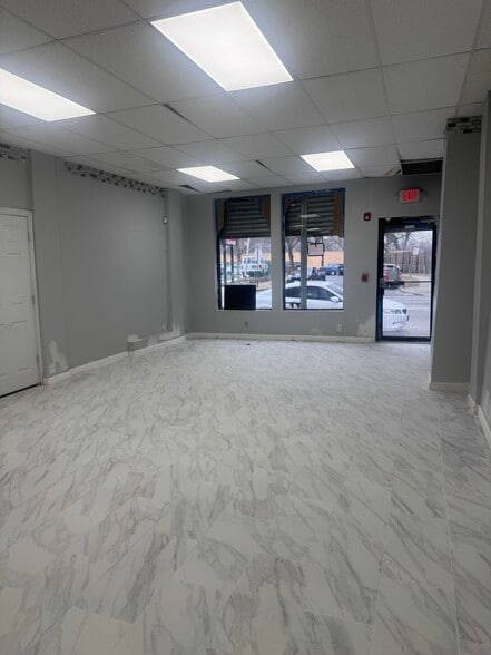 More Photos Of 119 W Broadway, Paterson Flex For Sale