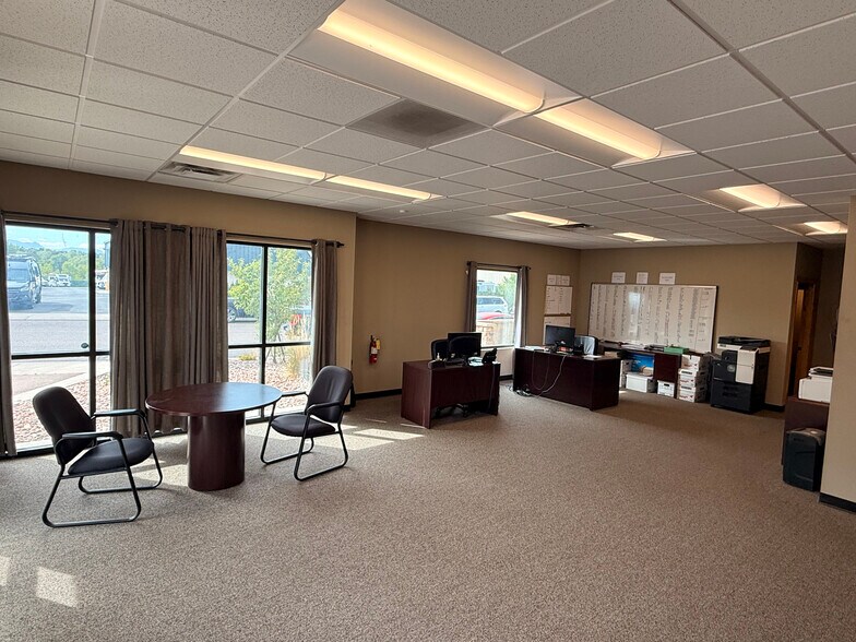 More Photos Of 1415 Selix Grv, Colorado Springs Warehouse For Sale