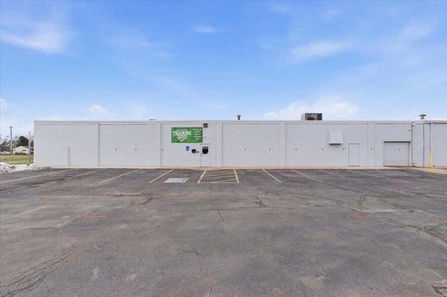 Primary Photo Of 3415 W Broadway, Council Bluffs General Retail For Lease