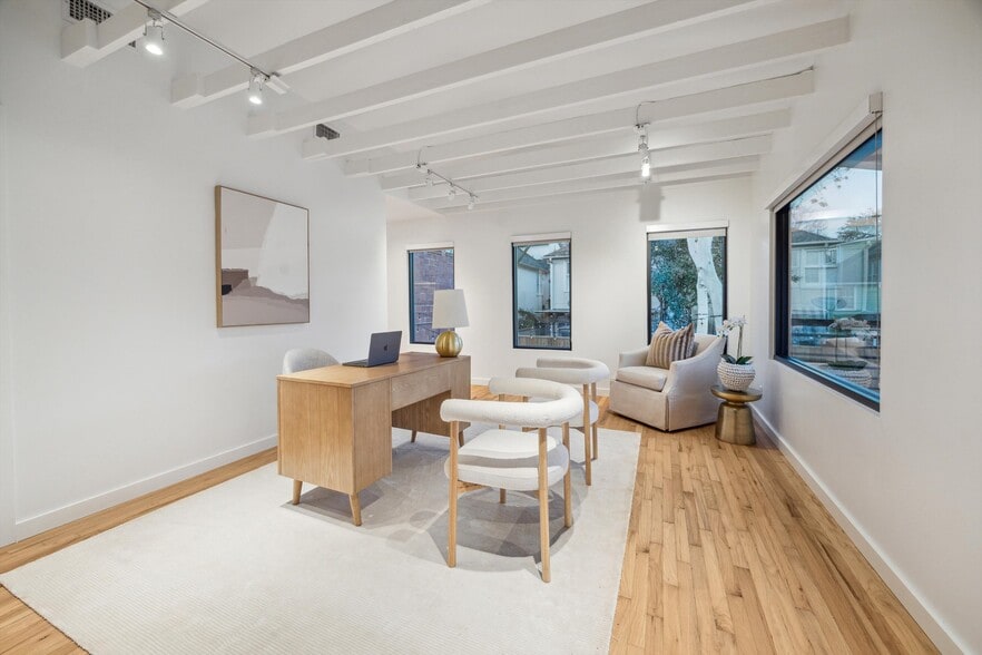 More Photos Of 2412 Bartlett St, Houston Loft Creative Space For Lease