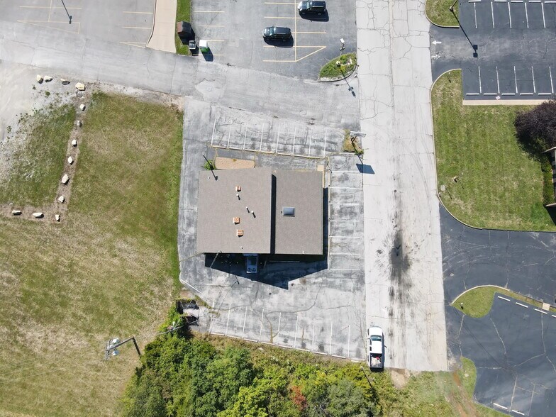 More Photos Of 8600 Daniel Dunkin Commercial Blvd, Pevely General Retail For Sale