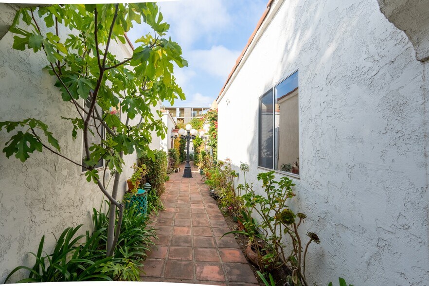 More Photos Of 1507-1509 14th St, Santa Monica Apartments For Sale