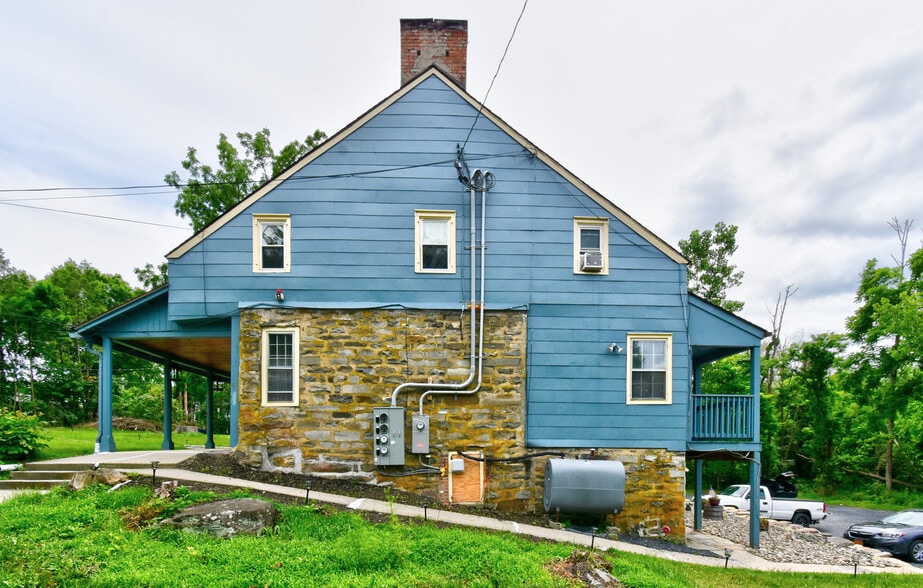 More Photos Of 967 Little Britain Rd, New Windsor Township Freestanding For Sale