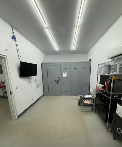 More Photos Of 7535 Oak Hill Rd, Guthrie Warehouse For Sale