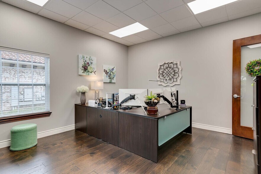 More Photos Of 270 Miron Dr, Southlake Office For Lease