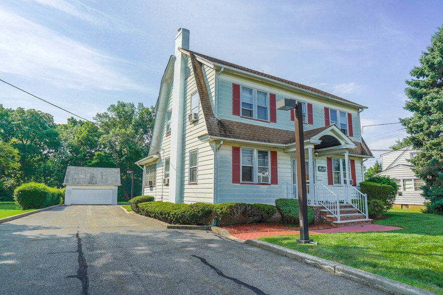 More Photos Of 142 Oak Tree Ave, South Plainfield Office For Lease