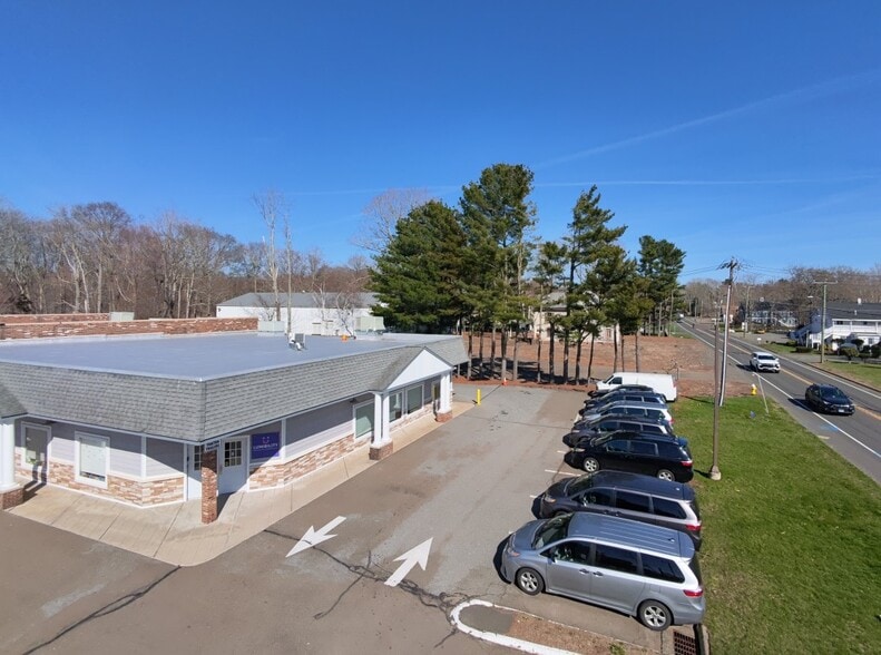 More Photos Of 51 Boston Post Rd, Madison Unknown For Lease