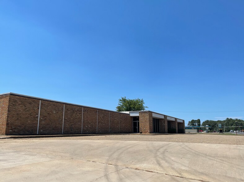 More Photos Of 413 S Eastman Rd, Longview Warehouse For Lease