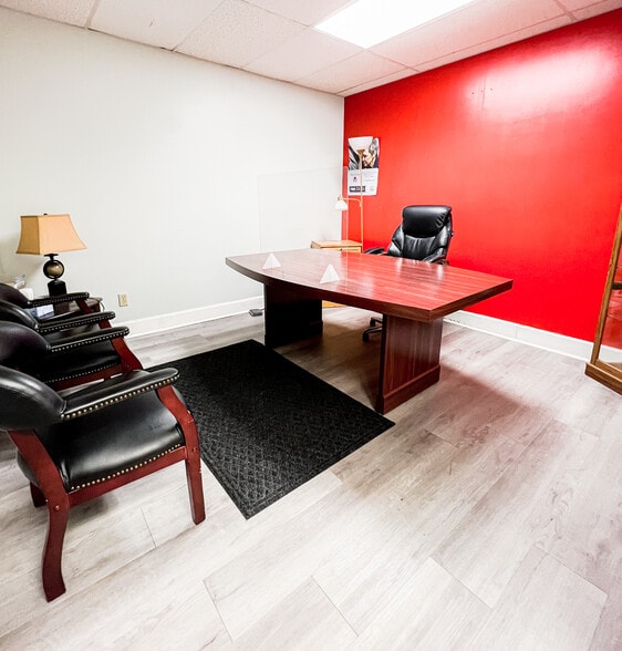 More Photos Of 1403 Medical Plaza Dr, Sanford Medical For Sale