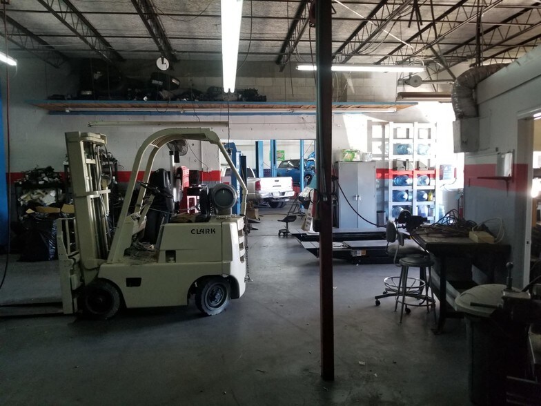 More Photos Of 1901 N Dixie Hwy, Pompano Beach Service For Sale