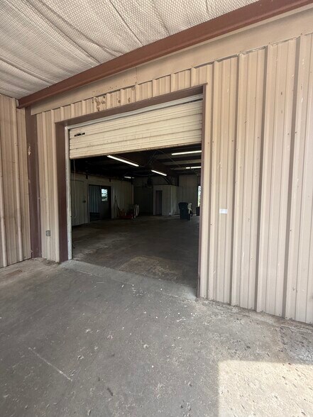 More Photos Of 542-544 Chestnut St, Skiatook Warehouse For Lease