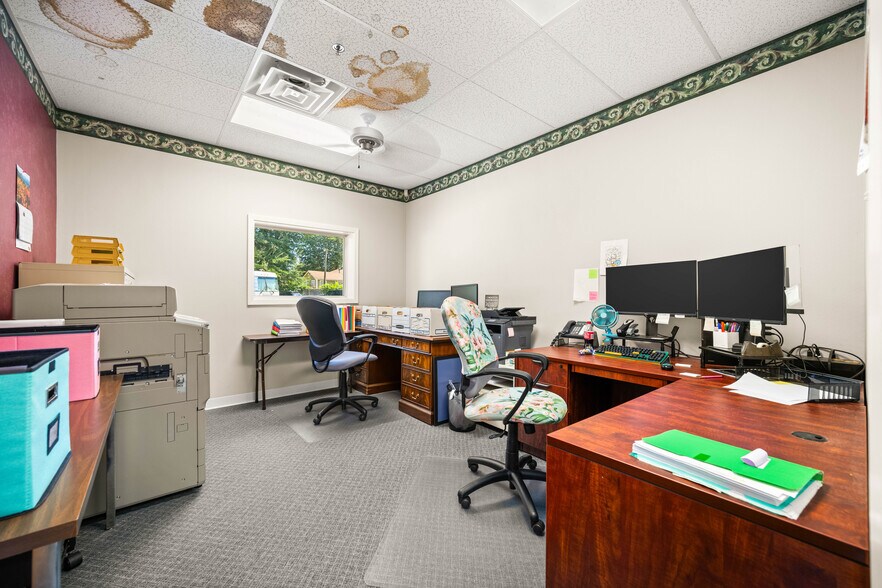 More Photos Of 816 University Pky, Natchitoches Office For Sale