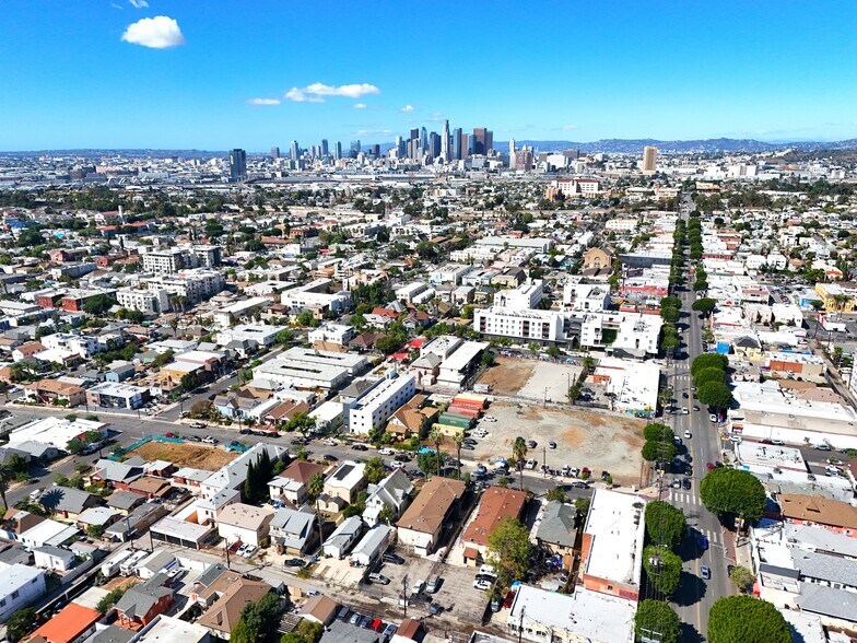 More Photos Of 322 N Fickett St, Los Angeles Apartments For Sale