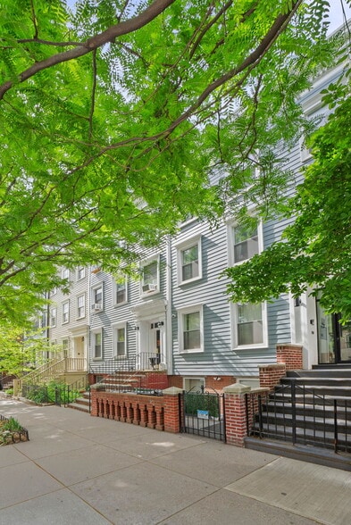 More Photos Of 30 Bergen St, Brooklyn Multifamily For Sale