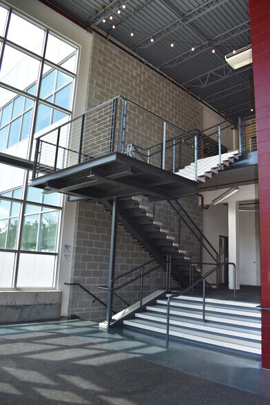 More Photos Of 1000-1010 University Ave W, Saint Paul Office For Sale