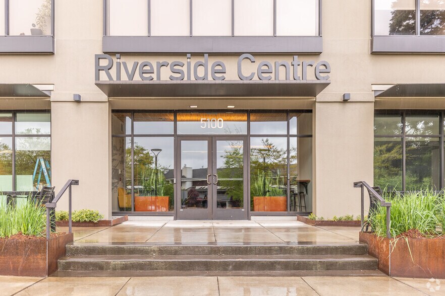 More Photos Of 5100 S Macadam Ave, Portland Office For Lease