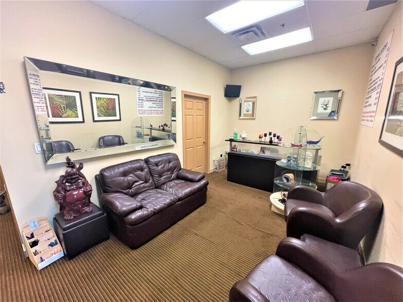 More Photos Of 2985 Drew Rd, Mississauga Office For Sale