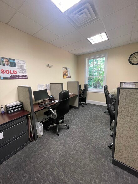 More Photos Of 102 Peters St, North Andover Medical For Lease