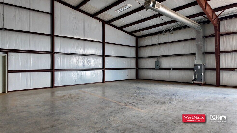 More Photos Of 5614 126th St, Lubbock Flex For Lease
