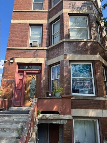 More Photos Of , Chicago Unknown For Sale