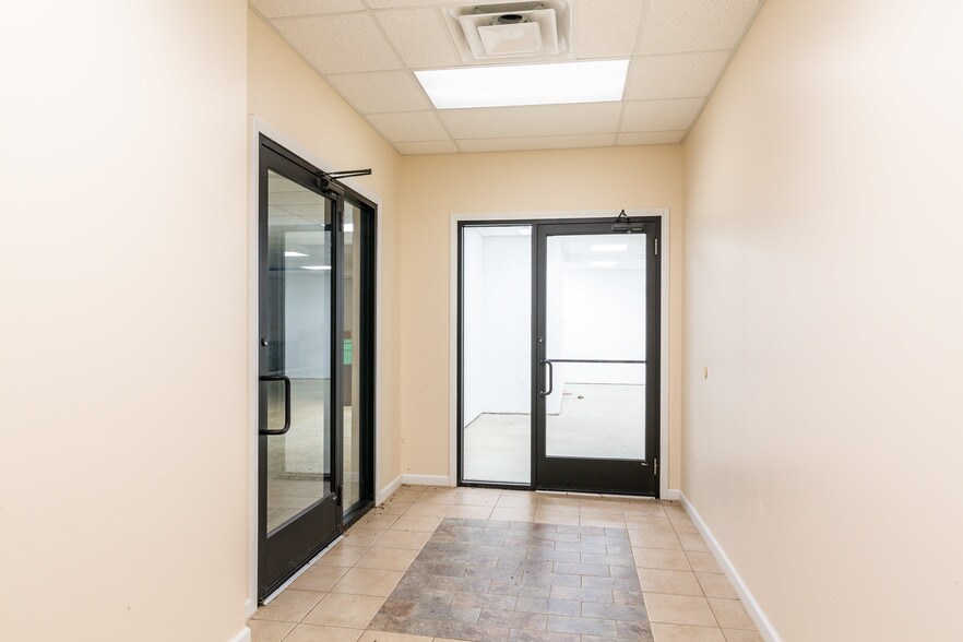 More Photos Of 11485 N Territorial Rd, Dexter Freestanding For Sale