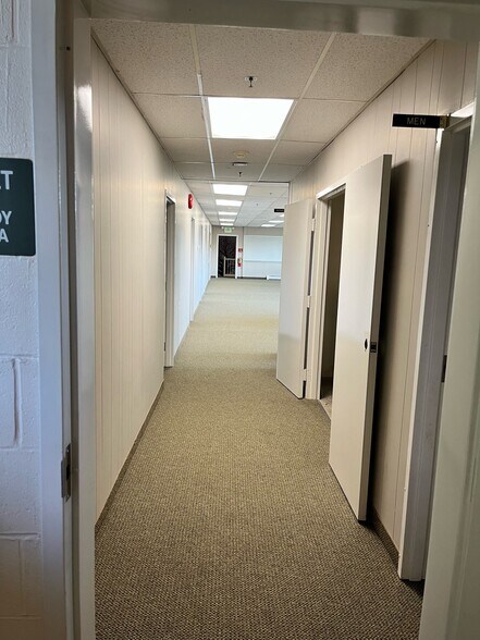 More Photos Of 400 Riverside Dr, Johnson City Specialty For Lease