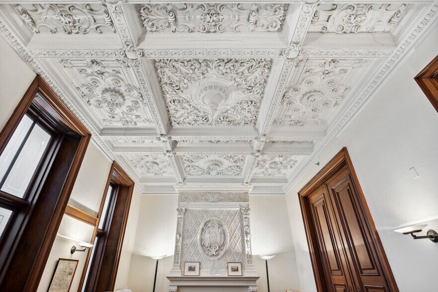 More Photos Of 2112 Walnut St, Philadelphia Office Residential For Sale