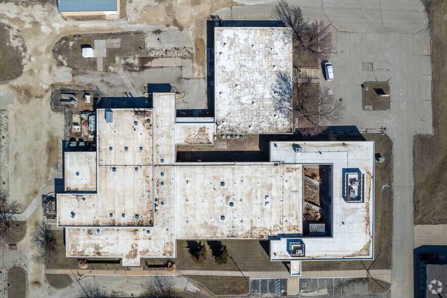 More Photos Of 100 E Helen St, Herington Healthcare For Sale