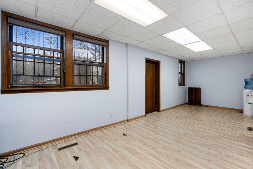 More Photos Of 3040 Lyndale Ave S, Minneapolis Office For Sale