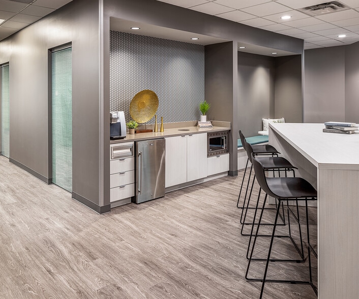 More Photos Of 1995 N Park Pl SE, Atlanta Office For Lease