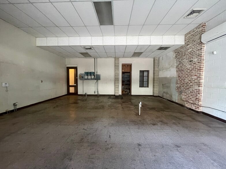 More Photos Of 1 N Hotel St, Honolulu Storefront For Lease