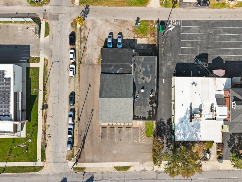 More Photos Of 3210 E Main St, Columbus Freestanding For Sale