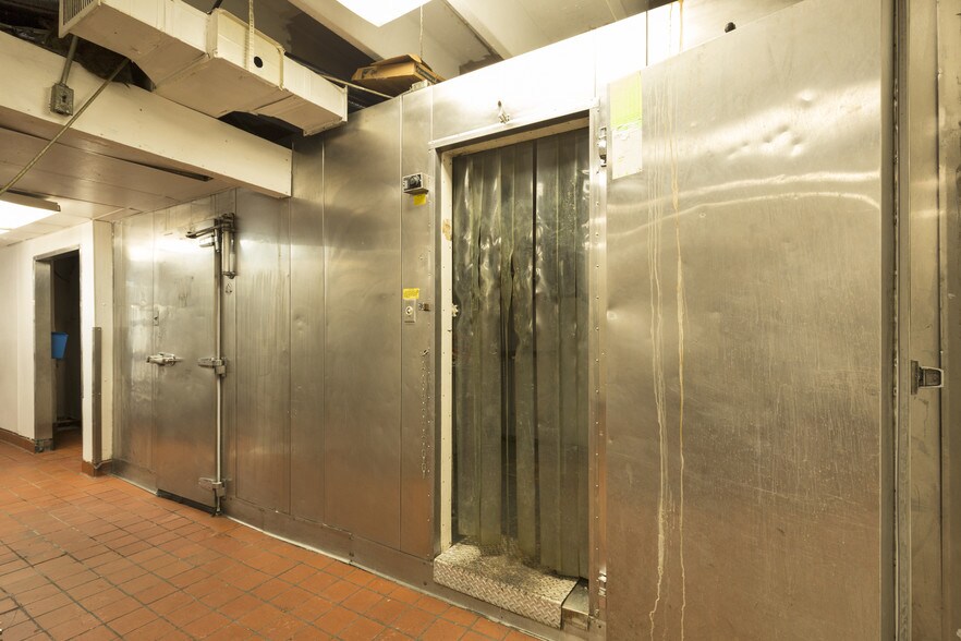 More Photos Of 3678 Lake Tahoe Blvd, South Lake Tahoe Restaurant For Sale