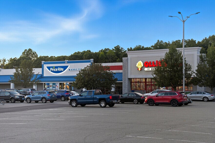 More Photos Of 1790-2000 Diamond Hill Rd, Woonsocket General Retail For Lease