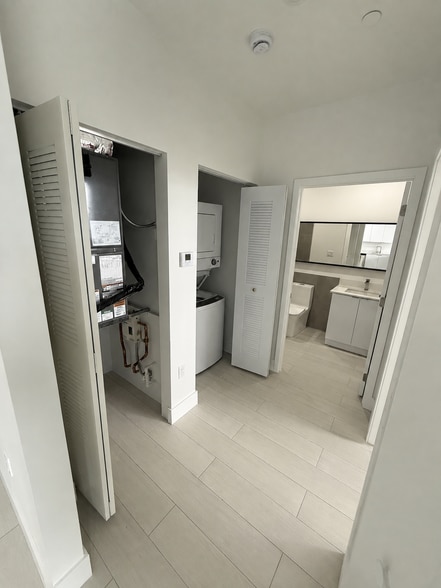 More Photos Of 1091 E 17th St, Hialeah Multifamily For Sale
