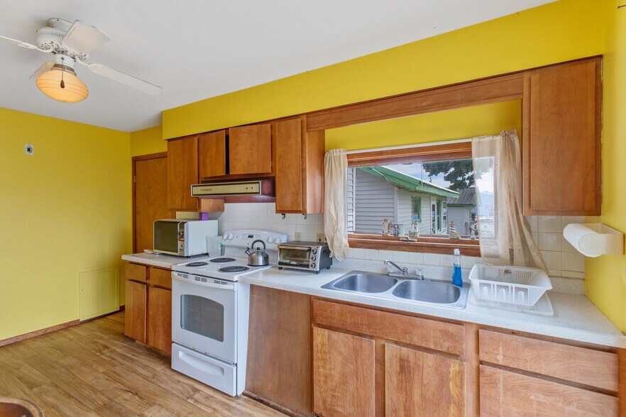 More Photos Of 356 King St, Fair Haven Marina For Sale