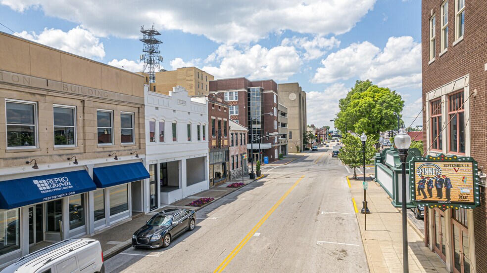 More Photos Of 18-20 NW 6th St, Evansville Restaurant For Lease