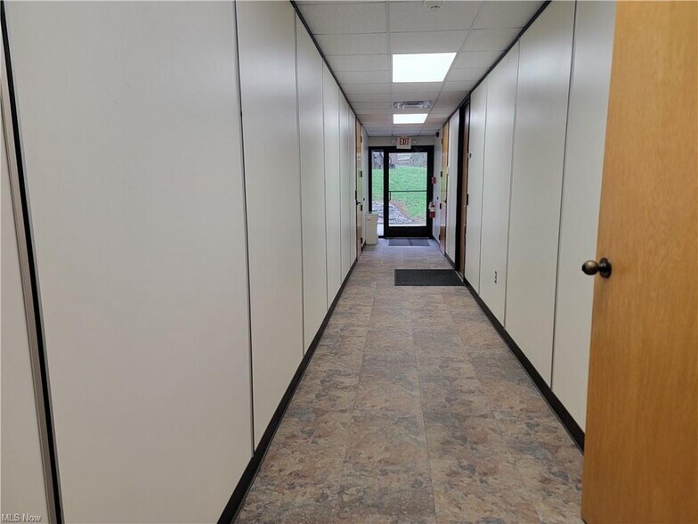 More Photos Of 9711 E Pike Rd, Cambridge Office For Lease