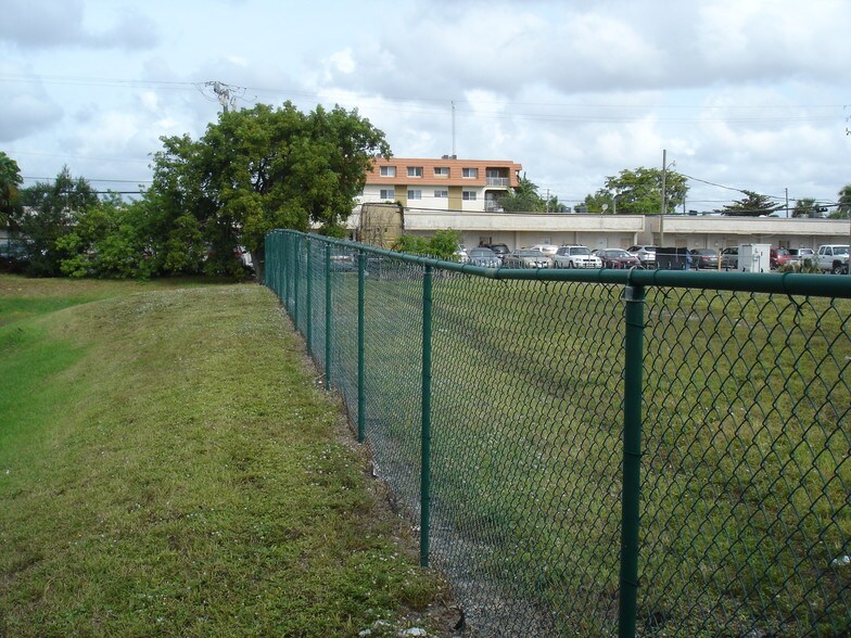 More Photos Of 1051 Sunset Strip, Sunrise Land For Sale