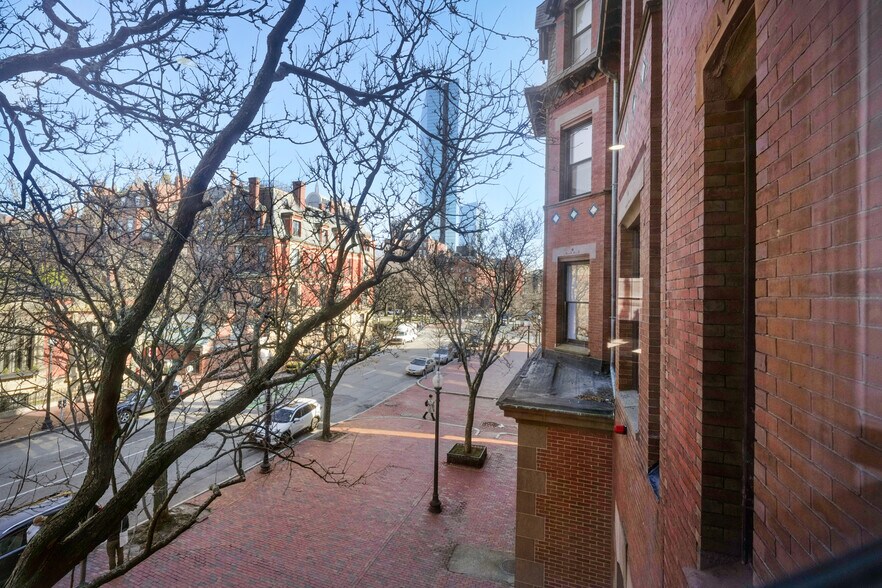 More Photos Of 164 Marlborough St, Boston Dormitory For Sale