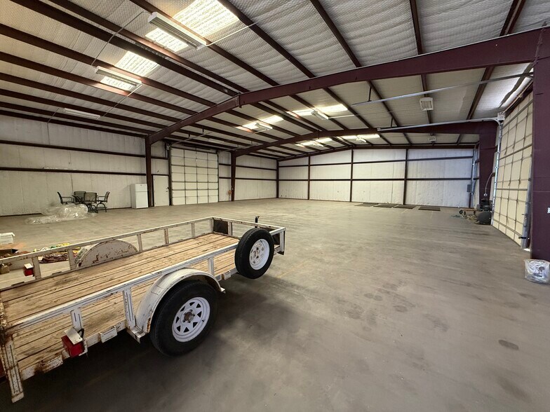 More Photos Of 2303 Private Road 7340 rd, Lubbock Warehouse For Lease
