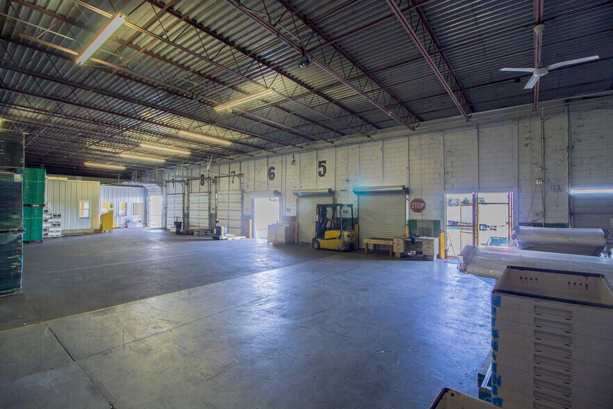 More Photos Of 1005 Snively Ave, Winter Haven Refrigeration Cold Storage For Sale