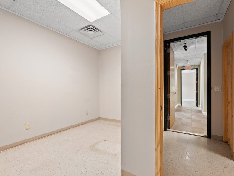 More Photos Of 1482 Russ Ave, Waynesville Office For Lease