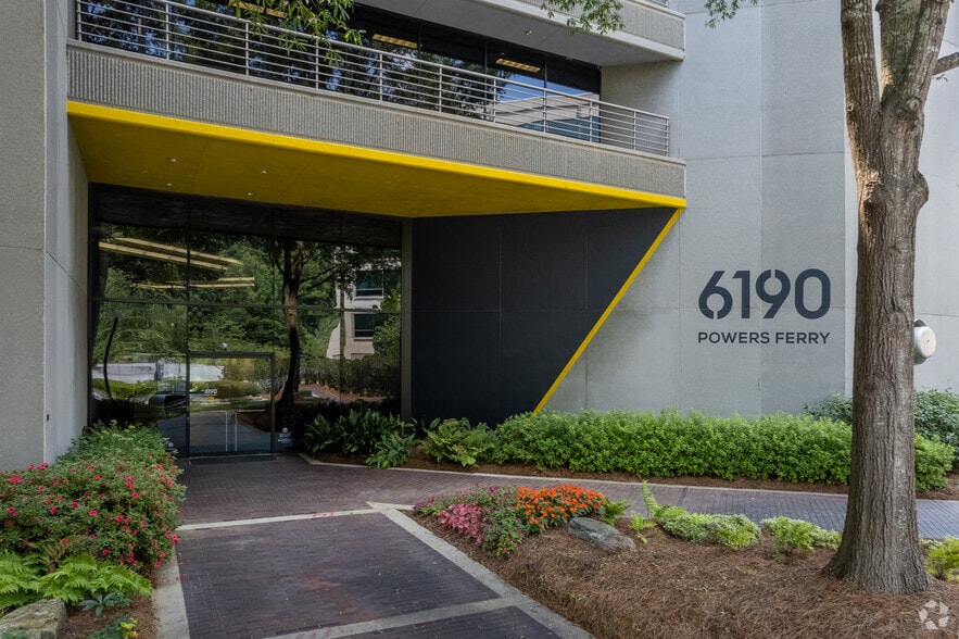 More Photos Of 6190 Powers Ferry Landing Rd, Atlanta Office For Lease